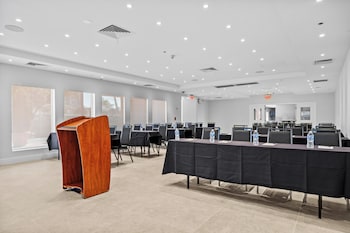 doubletree by hilton new york jfk airport