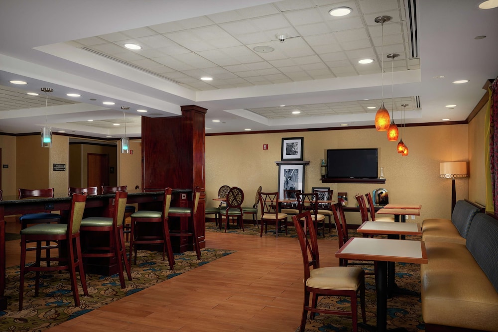 hampton inn newport news yorktown