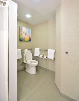 embassy suites by hilton denver central park