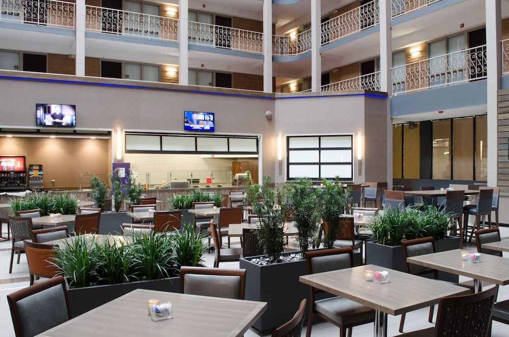 embassy suites by hilton denver central park