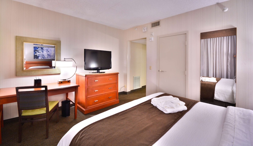 embassy suites by hilton denver central park