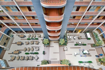 embassy suites by hilton denver central park