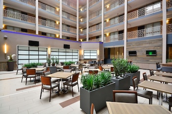 embassy suites by hilton denver central park