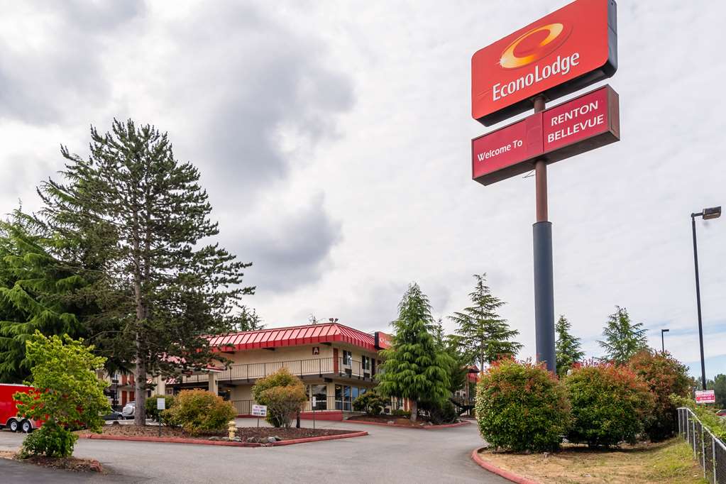 econo lodge near bellevue square