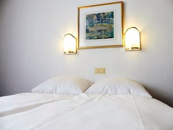 hotel konigshof the arthouse