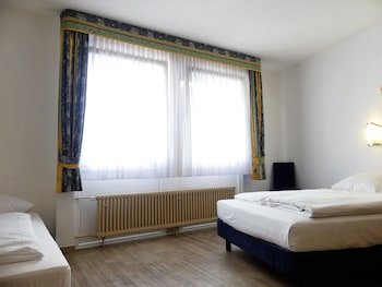 hotel konigshof the arthouse