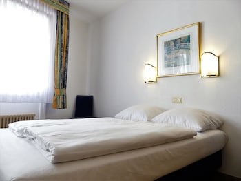 hotel konigshof the arthouse