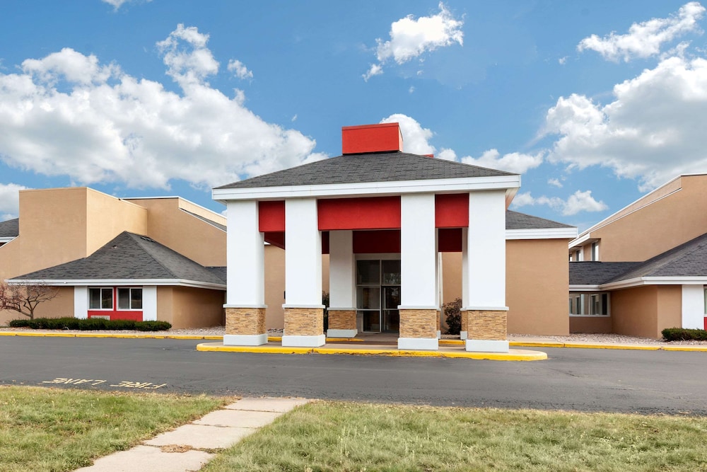 econo lodge wausau rothschild