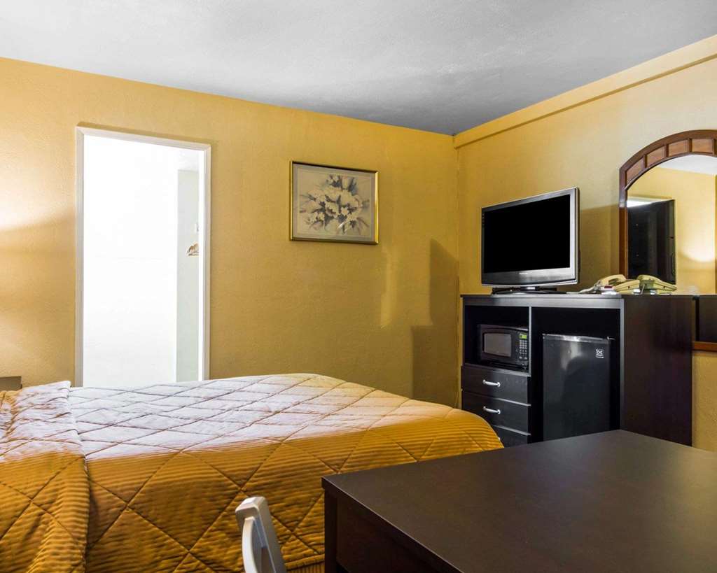 econo lodge sacramento convention center