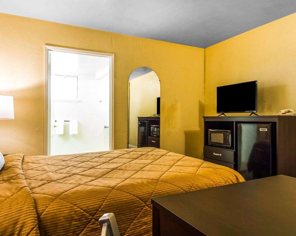 econo lodge sacramento convention center