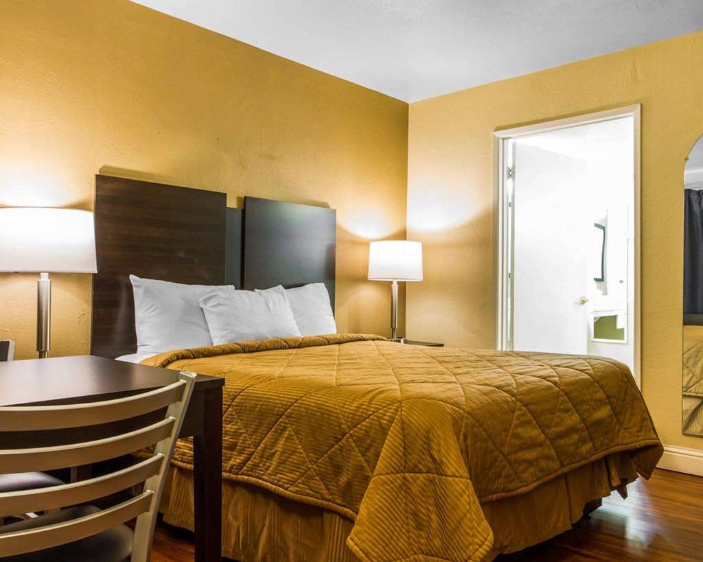 econo lodge sacramento convention center