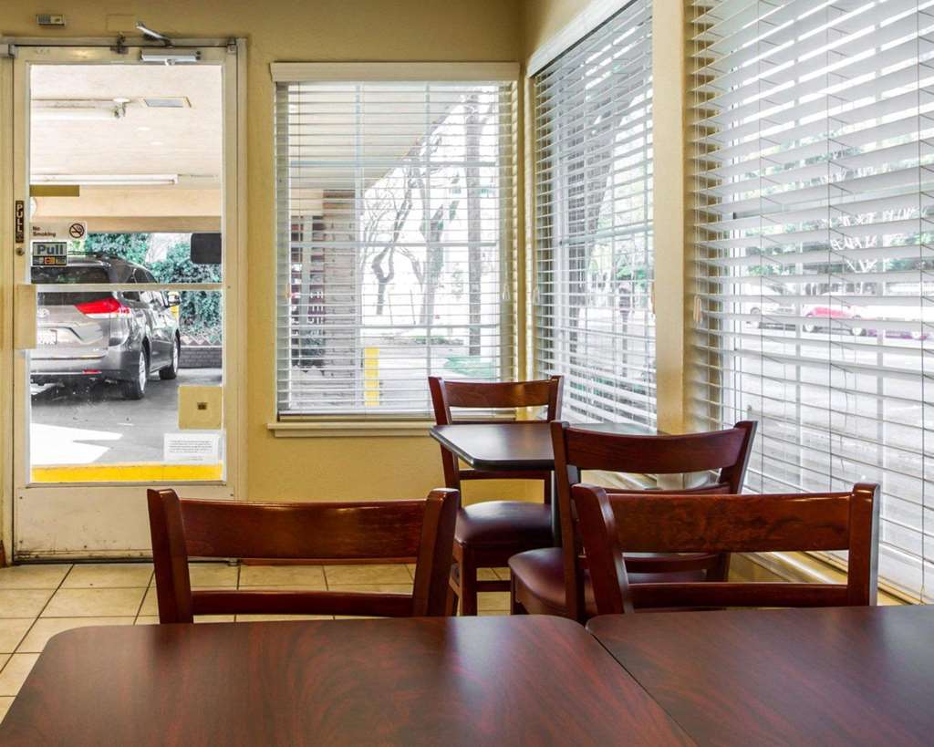 econo lodge sacramento convention center