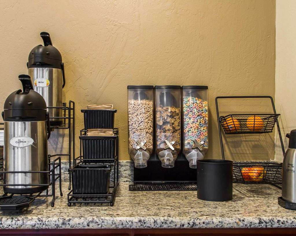 econo lodge sacramento convention center