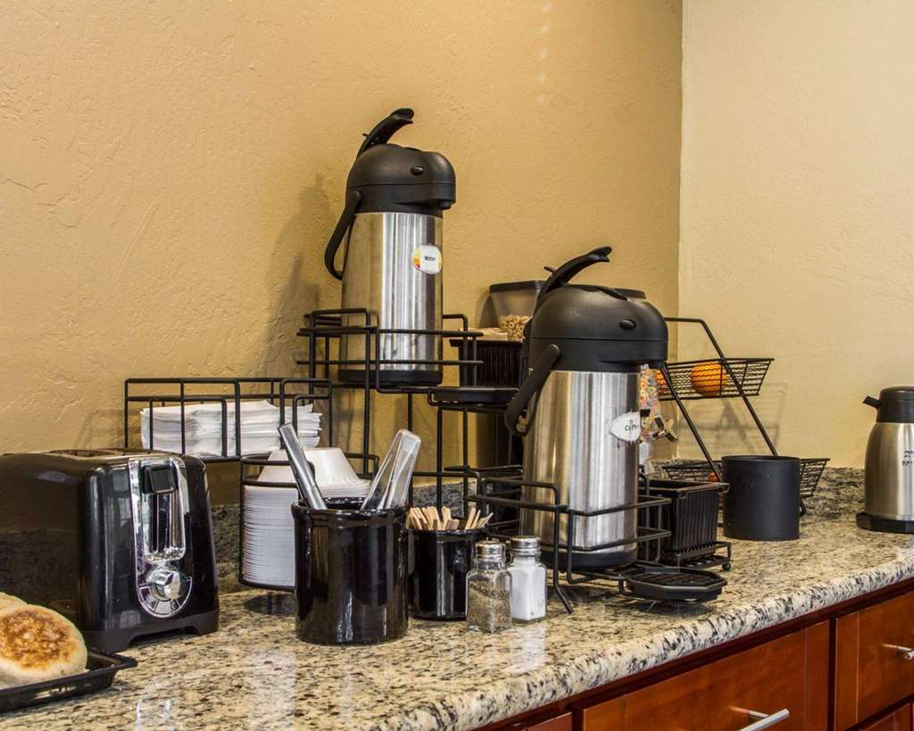 econo lodge sacramento convention center