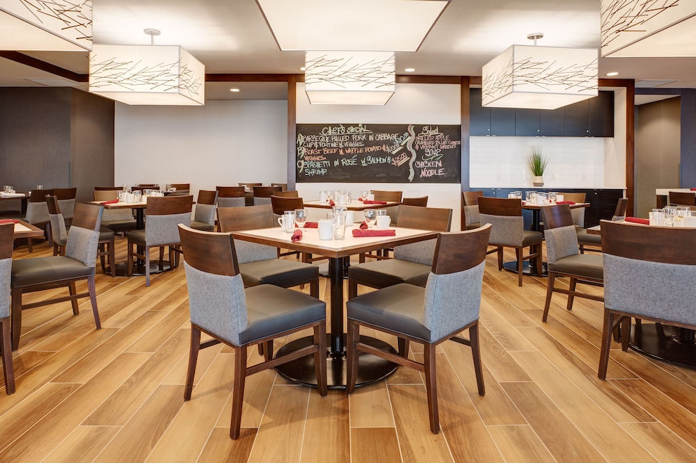 holiday inn ottawa east by ihg