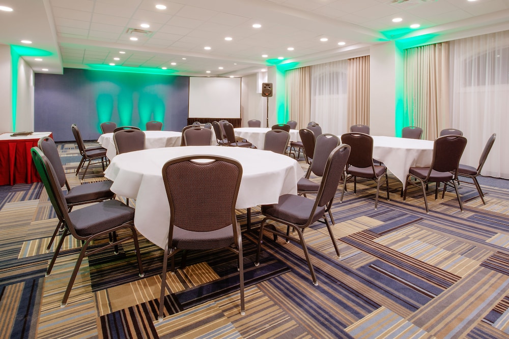 holiday inn ottawa east by ihg