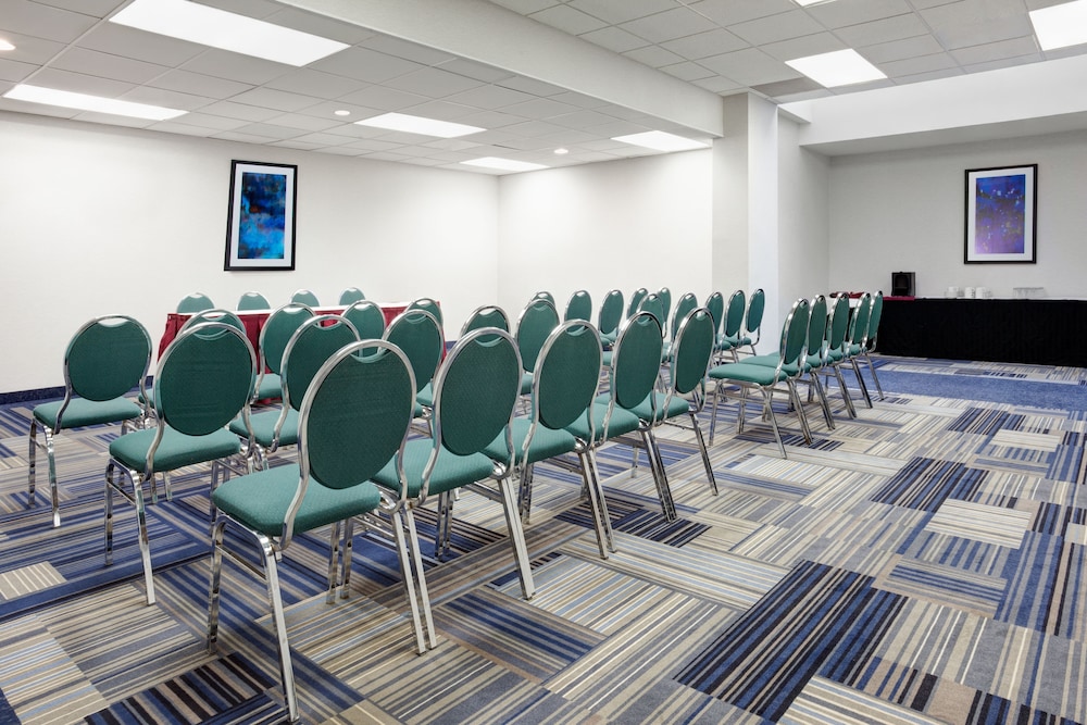 holiday inn ottawa east by ihg