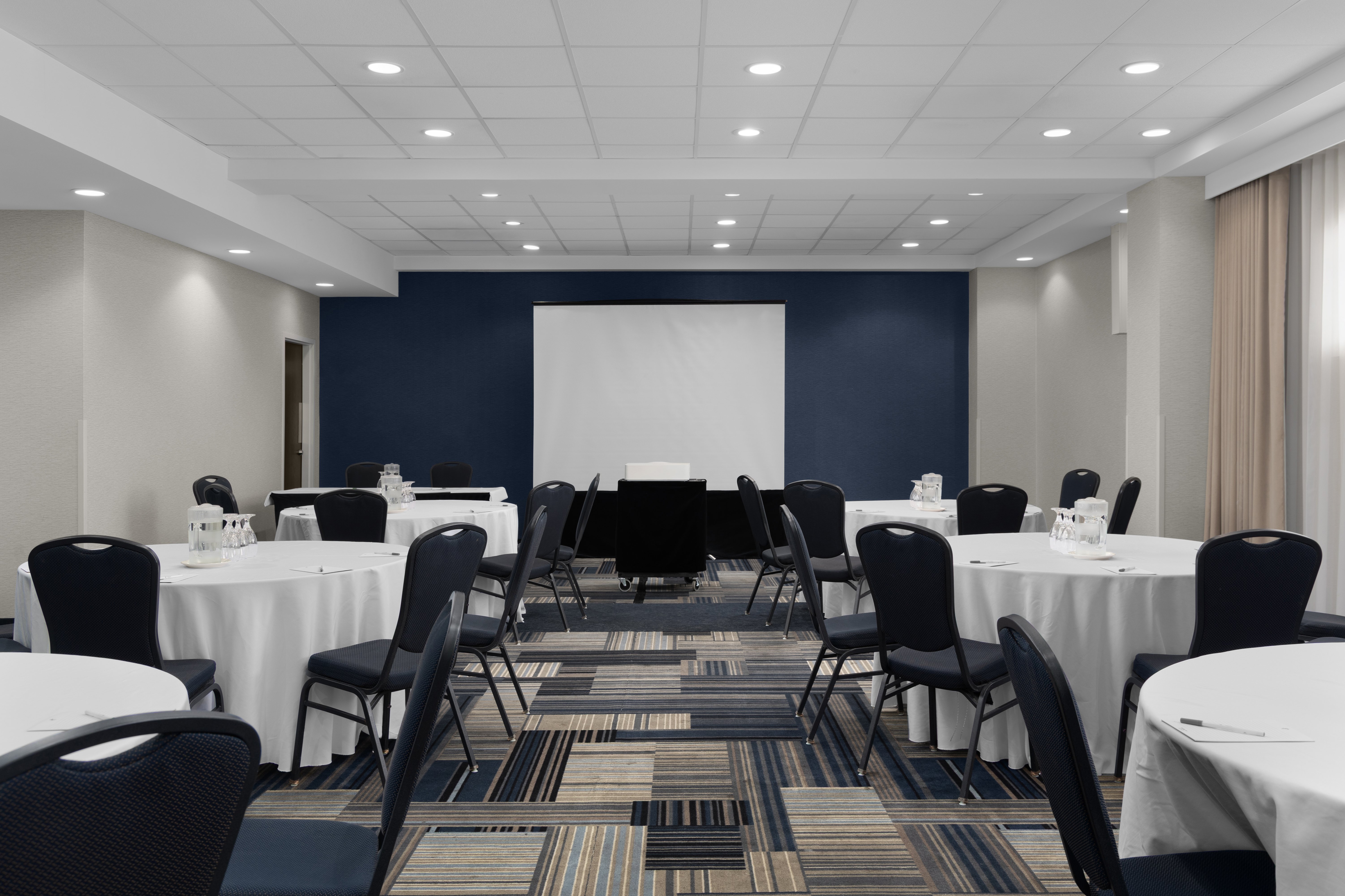 holiday inn ottawa east by ihg