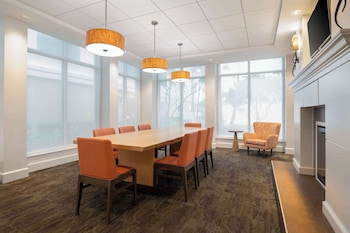 Hilton Garden Inn Daytona Beach Oceanfront,Holly Hill>>Daytona Beach,3 star