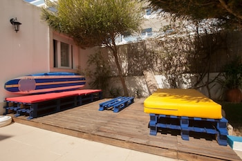 Ericeira Chill Hill Hostel & Private Rooms,Estoril Coast>>Ericeira,2 star
