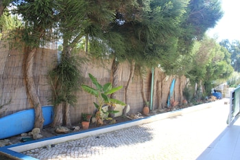 Ericeira Chill Hill Hostel & Private Rooms,Estoril Coast>>Ericeira,2 star