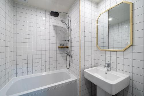 e cheonan hotel adults only