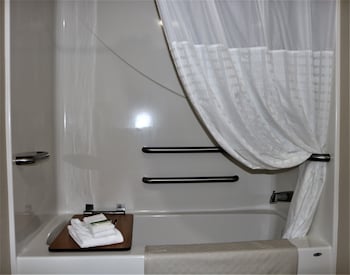 rock island inn and suites