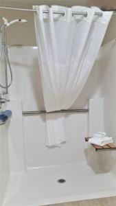 rock island inn and suites