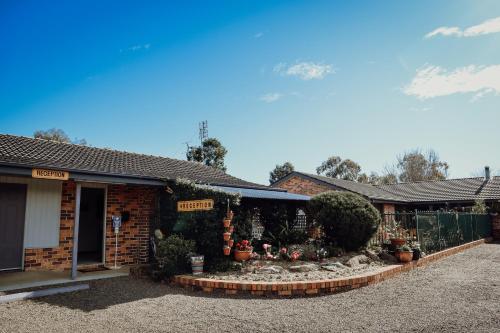 denman motor inn