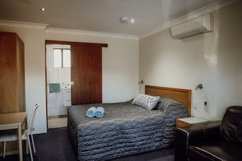 denman motor inn