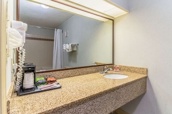 econo lodge whiteville