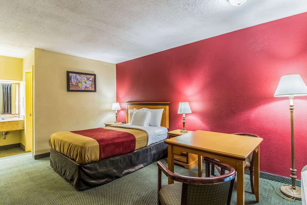 econo lodge whiteville