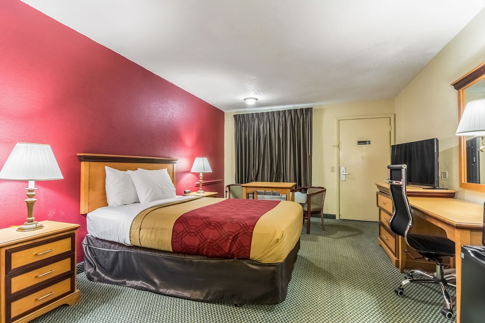 econo lodge whiteville