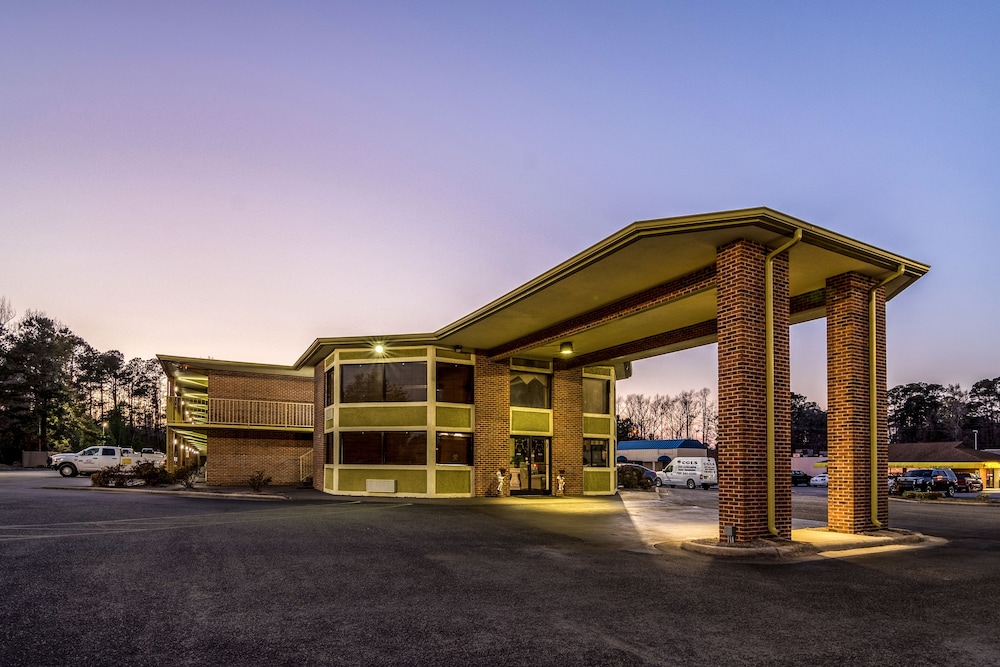 econo lodge whiteville
