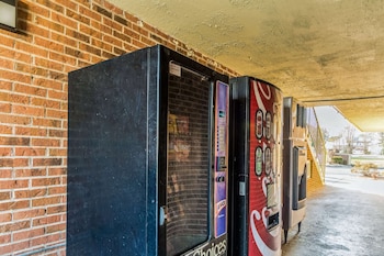 Econo Lodge Whiteville,Lumberton>>Columbus,2 star