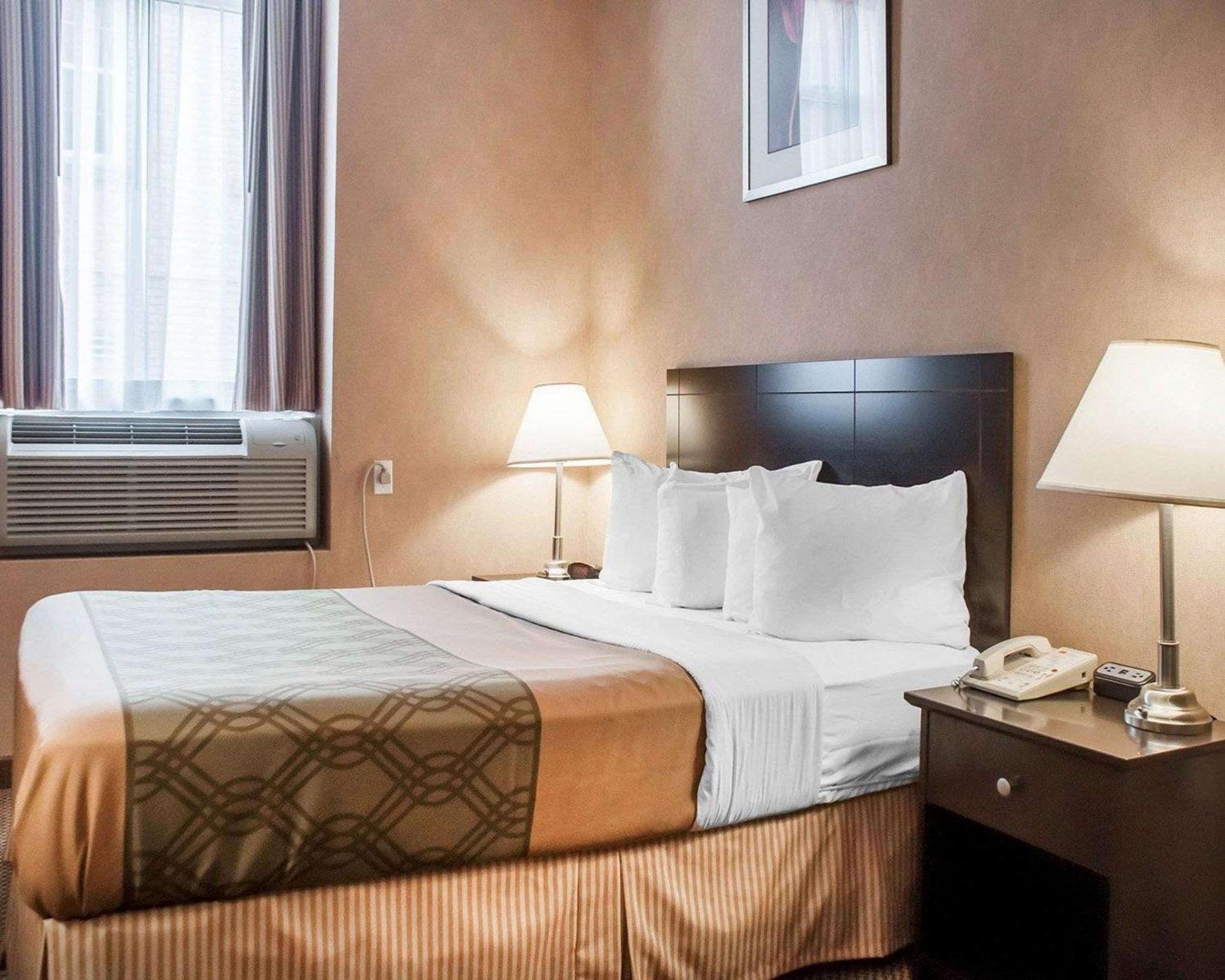 woodstock inn and suites