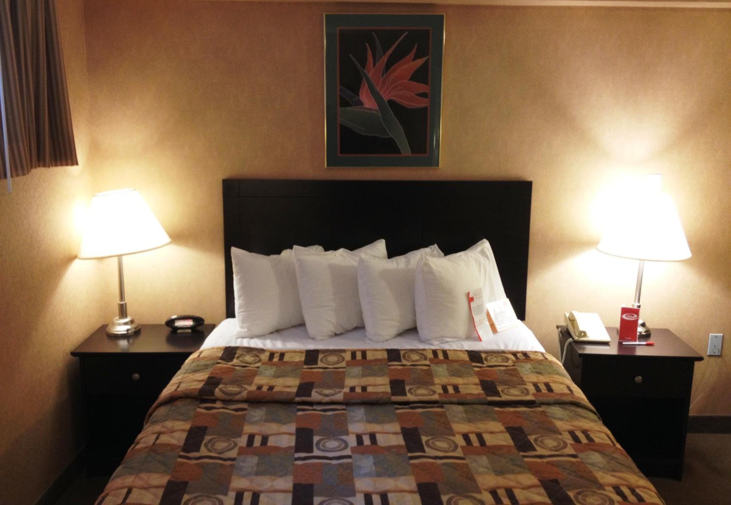 woodstock inn and suites