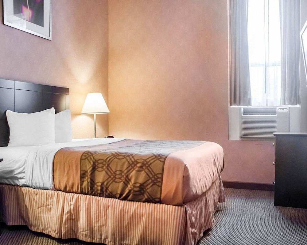 woodstock inn and suites