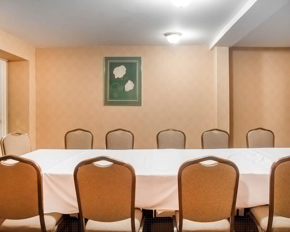 woodstock inn and suites
