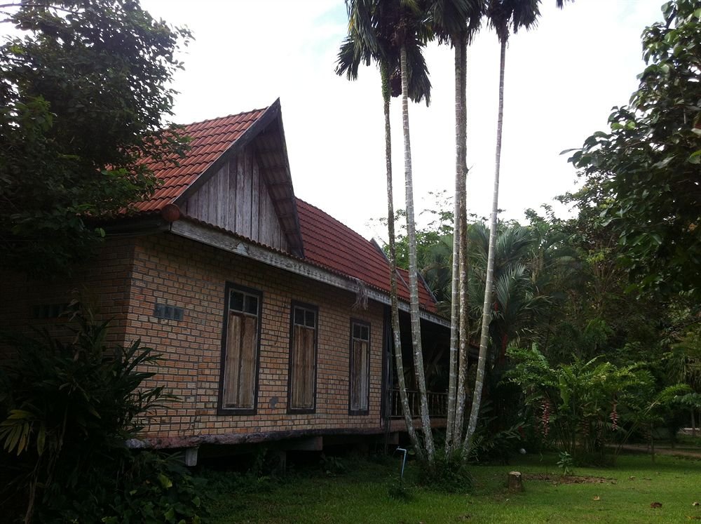 nung house bungalows and jungle trekking