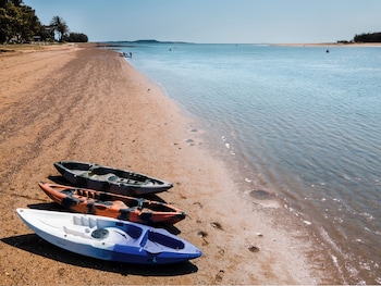 boyne island motel and villas