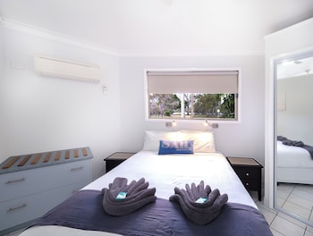 boyne island motel and villas