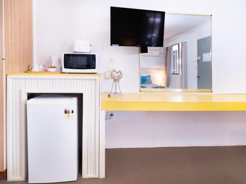 boyne island motel and villas