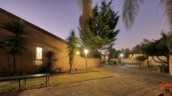 executive hideaway motel