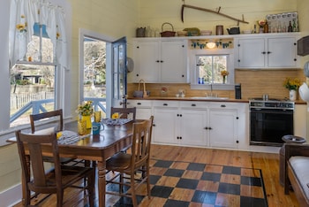 maison dmemoire bed and breakfast cottages