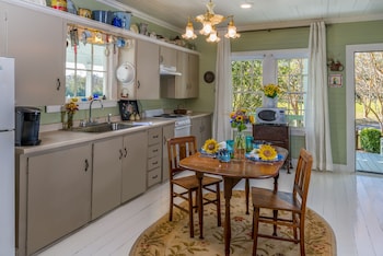 maison dmemoire bed and breakfast cottages