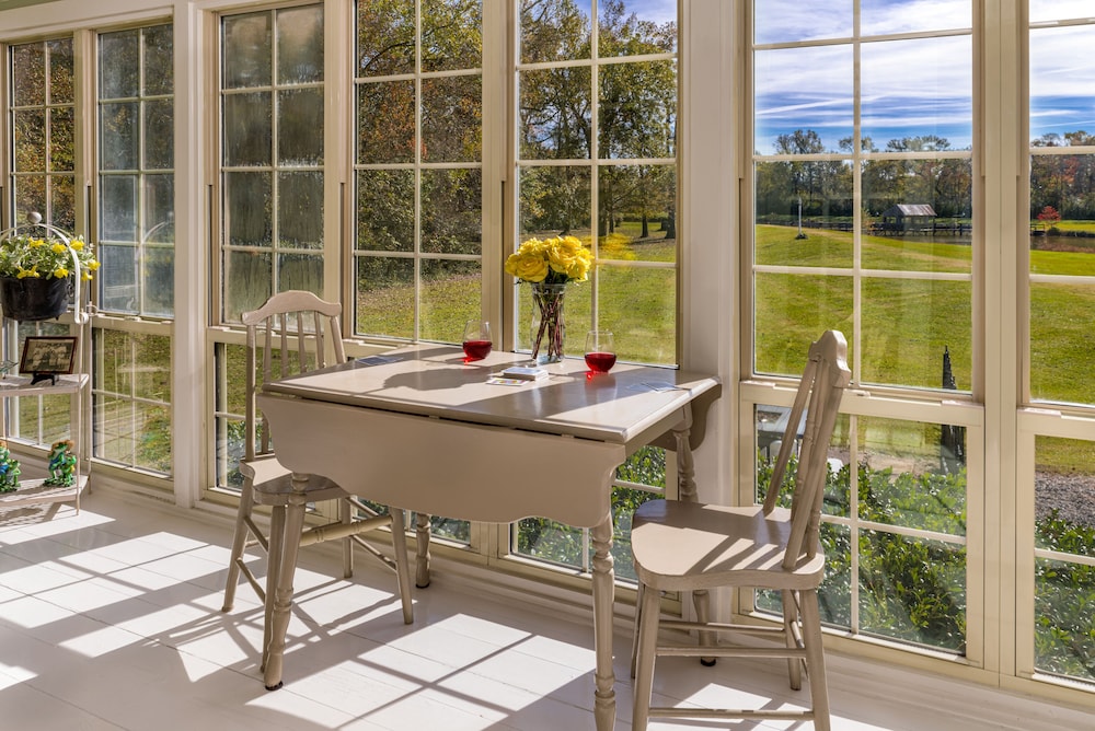 Maison D'memoire Bed & Breakfast Cottages,Lafayette>>Duson,4 star