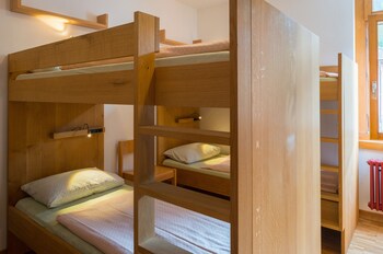 youth hostel pontresina