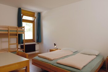 youth hostel pontresina