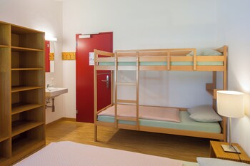 youth hostel pontresina